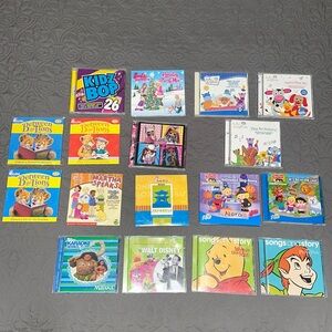 Lot of EUC Children’s/Preschool Music CDs 💿 🎵